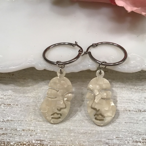 Lady Face Earrings - Picture 1 of 8